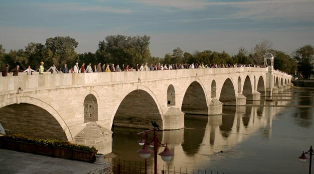 Zaman Gazetesi reklamı Her can kardeştir bize reklam 00 Zaman Gazetesi reklamı Her can kardeştir bize